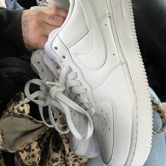 Air Force 1 9.5 men’s great shape barely worn 60$ or best offer - Picture 3 of 4